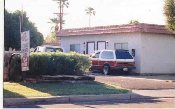 Sierra West Apartments in Phoenix, AZ - Foto de edificio