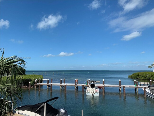 88500 Overseas Hwy in Tavernier, FL - Foto de edificio - Building Photo