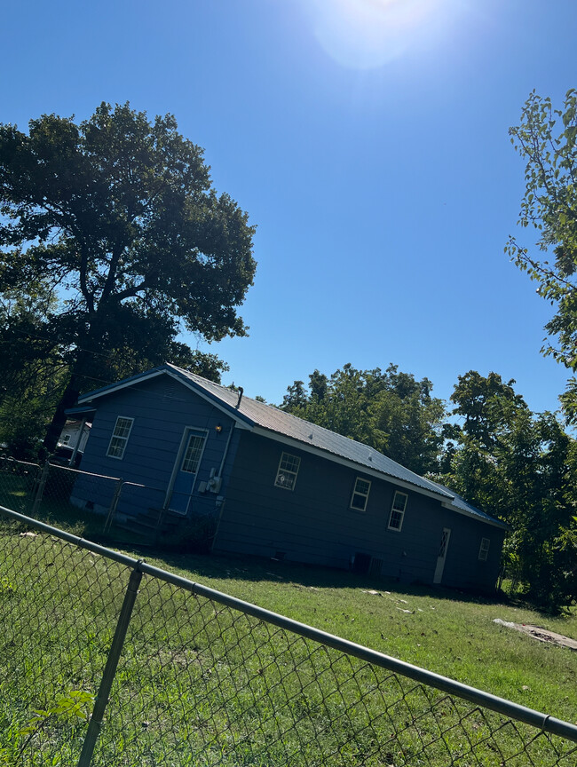 103 S Madison St in Sallisaw, OK - Foto de edificio - Building Photo