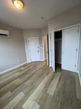 304 Ege Ave in Jersey City, NJ - Building Photo - Building Photo