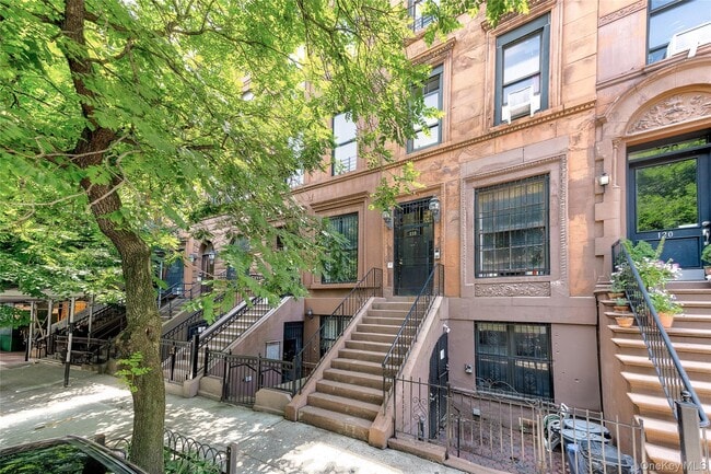 property at 118 W 136th St