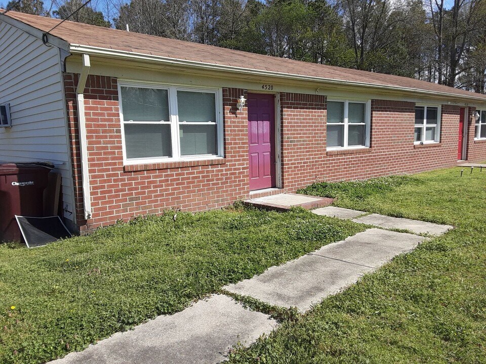 4518-4520 Indiana Ave in Chesapeake, VA - Building Photo