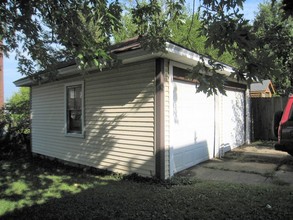 4909 Wesley Ave in Cincinnati, OH - Building Photo - Building Photo