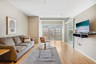 616 Washington Ave S in Minneapolis, MN - Building Photo - Building Photo
