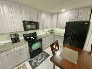 230 Price Dr in Lewisville, TX - Building Photo - Building Photo