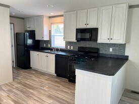 151 Donald Ave in Lansing, MI - Building Photo