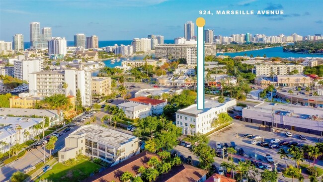 property at 924 Marseille Dr