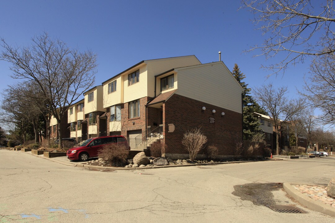 1-80 Wickstead Way in Markham, ON - Building Photo