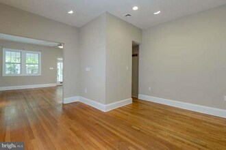 406 Delafield Pl NW in Washington, DC - Foto de edificio - Building Photo