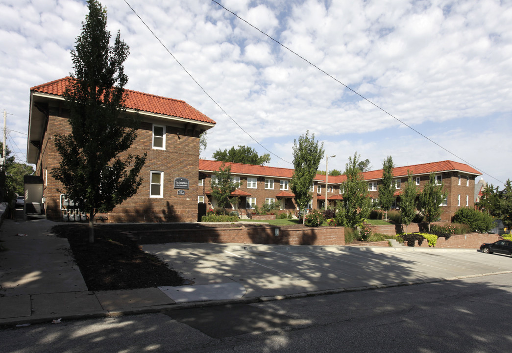 The Courtyard in Omaha, NE - Building Photo