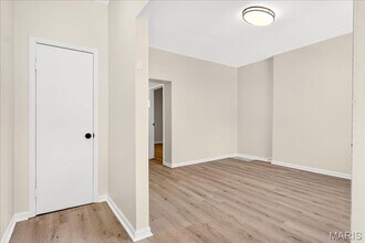 4045 Russell Blvd in St. Louis, MO - Building Photo - Building Photo
