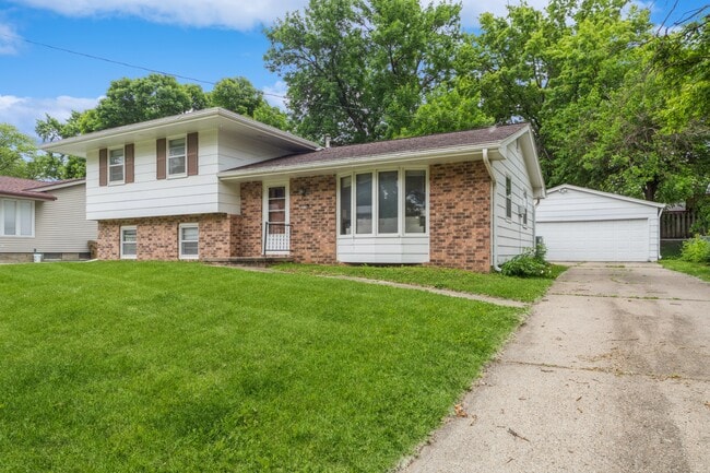 property at 8416 Airline Ave