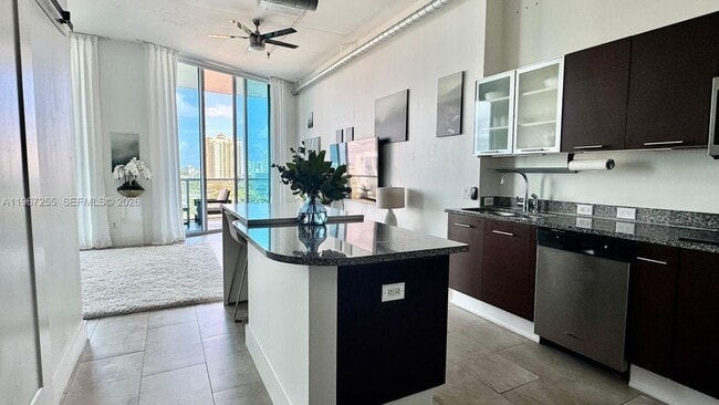 3029 NE 188th St in Aventura, FL - Building Photo - Building Photo