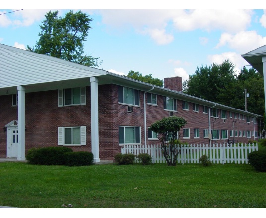 Chase Manor Apartments in Fort Wayne, IN - Building Photo - Building Photo