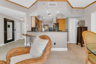 3235 NE 184th St, Unit 11103 in North Miami Beach, FL - Building Photo - Building Photo