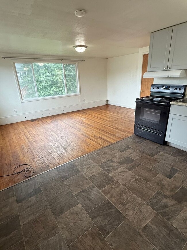 5300 Taku Dr in Anchorage, AK - Building Photo - Building Photo