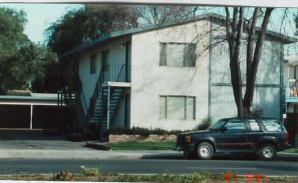 1159 W Hamilton Ave in Campbell, CA - Foto de edificio - Building Photo