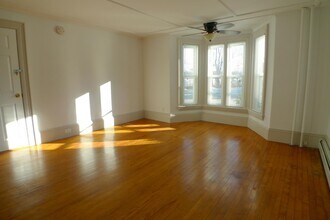 83 Main St-Unit -2B in Exeter, NH - Building Photo - Building Photo