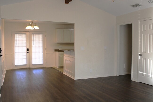 1610 Christine Rd in Wichita Falls, TX - Foto de edificio - Building Photo