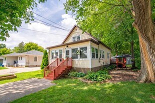 1606 Steensland Dr in Madison, WI - Building Photo