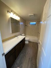 46398 Max Harder Rd N, Unit Apt B in Sprague, WA - Foto de edificio - Building Photo