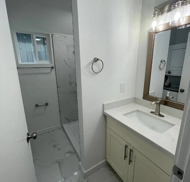 3730 SW 99th St in Seattle, WA - Building Photo - Building Photo