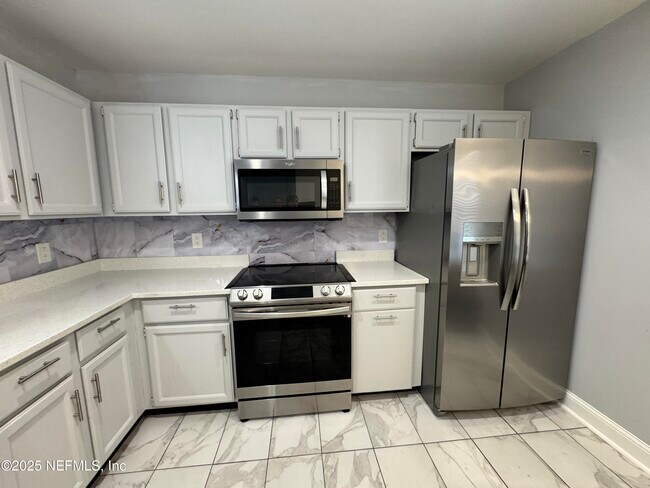4742 Trevi Dr in Jacksonville, FL - Building Photo - Building Photo