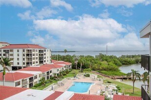 6361 Bahia Del Mar Blvd S, Unit 605 in St. Petersburg, FL - Building Photo