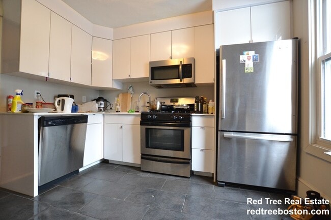 17 Greylock Rd, Unit 19 in Boston, MA - Building Photo - Building Photo