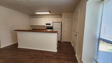 1313 Eastgate Dr in Norman, OK - Building Photo - Building Photo