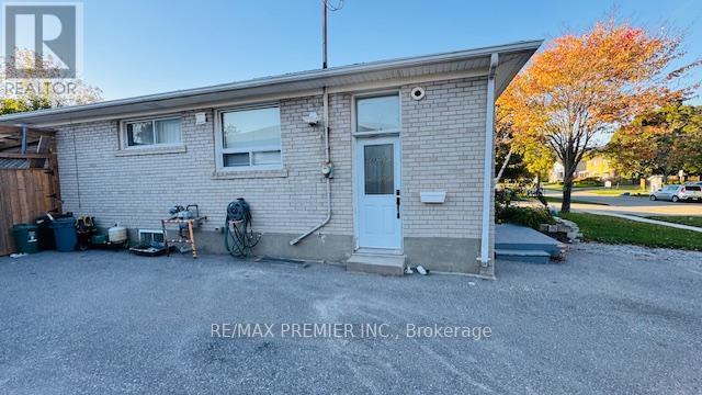 306 Rosedale Dr in Whitby, ON - Building Photo - Building Photo