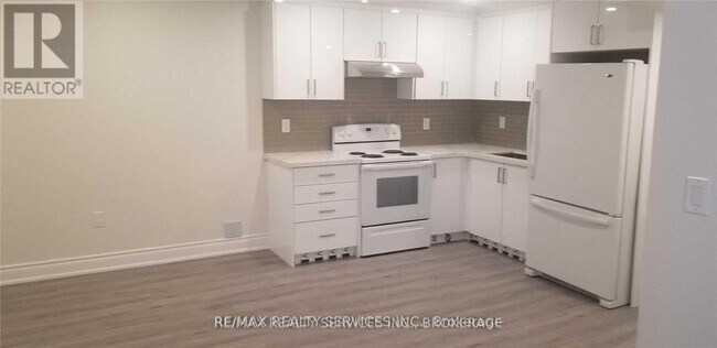 16 Lady Evelyn Cres in Brampton, ON - Building Photo - Building Photo