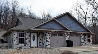 21065 Halifax Dr in St. Robert, MO - Building Photo