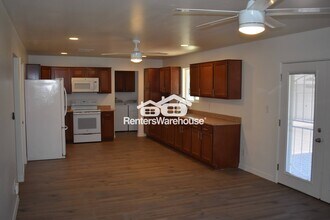 7702 N 38th Ave in Phoenix, AZ - Building Photo - Building Photo