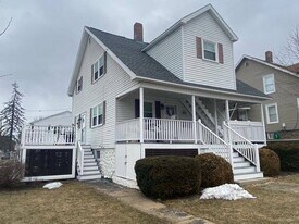 96 Oakdale Ave, Unit upstairs in Manchester, NH - Building Photo