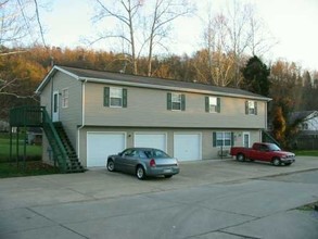 665 Rocky Step Rd in Winfield, WV - Building Photo - Building Photo