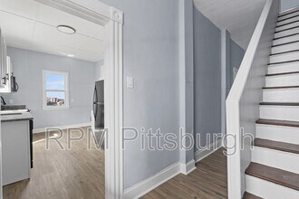 2721 Cobden St in Pittsburgh, PA - Building Photo - Building Photo