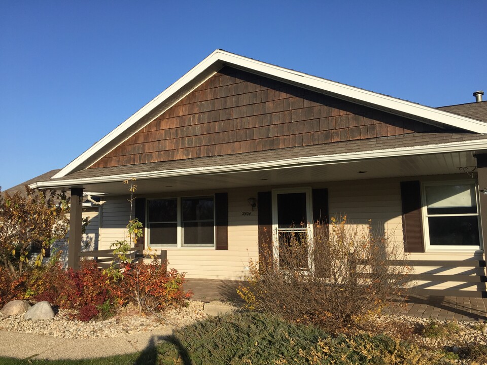 2904 E Hayley Ln in Milton, WI - Building Photo