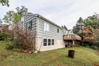 4 Vista Dr in Brookfield, CT - Building Photo - Building Photo