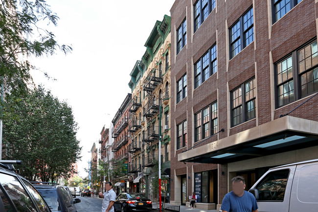 230 Mulberry St in New York, NY - Building Photo - Building Photo