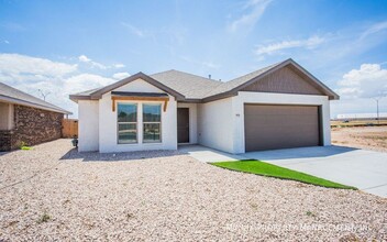 2134 N Texas Ave in Lubbock, TX - Building Photo - Building Photo