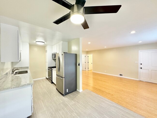 3910 Coco Ave in Los Angeles, CA - Building Photo - Building Photo