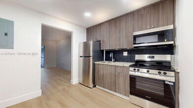 567 SW 3rd St in Miami, FL - Building Photo - Building Photo