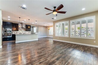 1161 Cold Breeze Dr in Henderson, NV - Building Photo - Building Photo