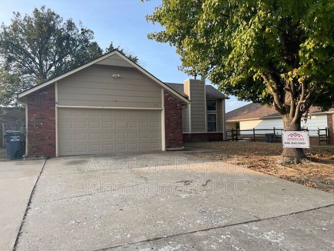 712 West 119th Pl S in Jenks, OK - Building Photo - Building Photo