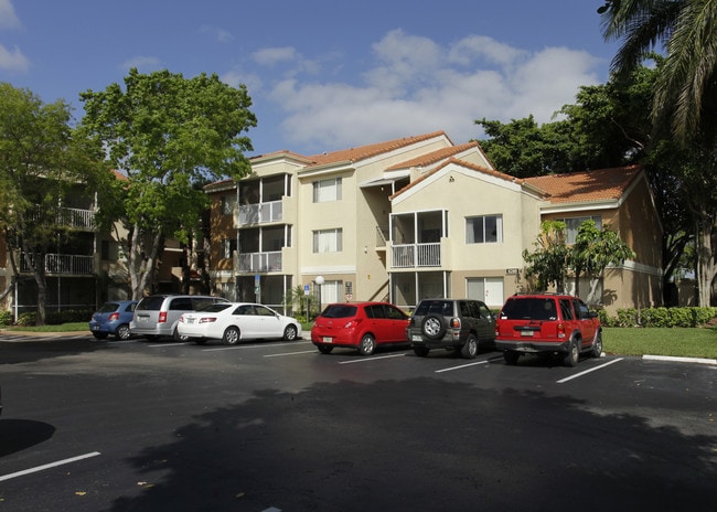 Avana at the Moors in Hialeah, FL - Foto de edificio - Building Photo