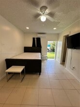 11050 NW 28th St in Sunrise, FL - Building Photo - Building Photo