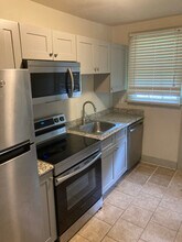 886 Kenmore Ave in Baton Rouge, LA - Building Photo - Building Photo