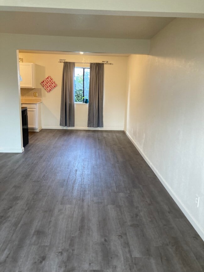 106 E 6th St, Unit A in Antioch, CA - Foto de edificio - Building Photo