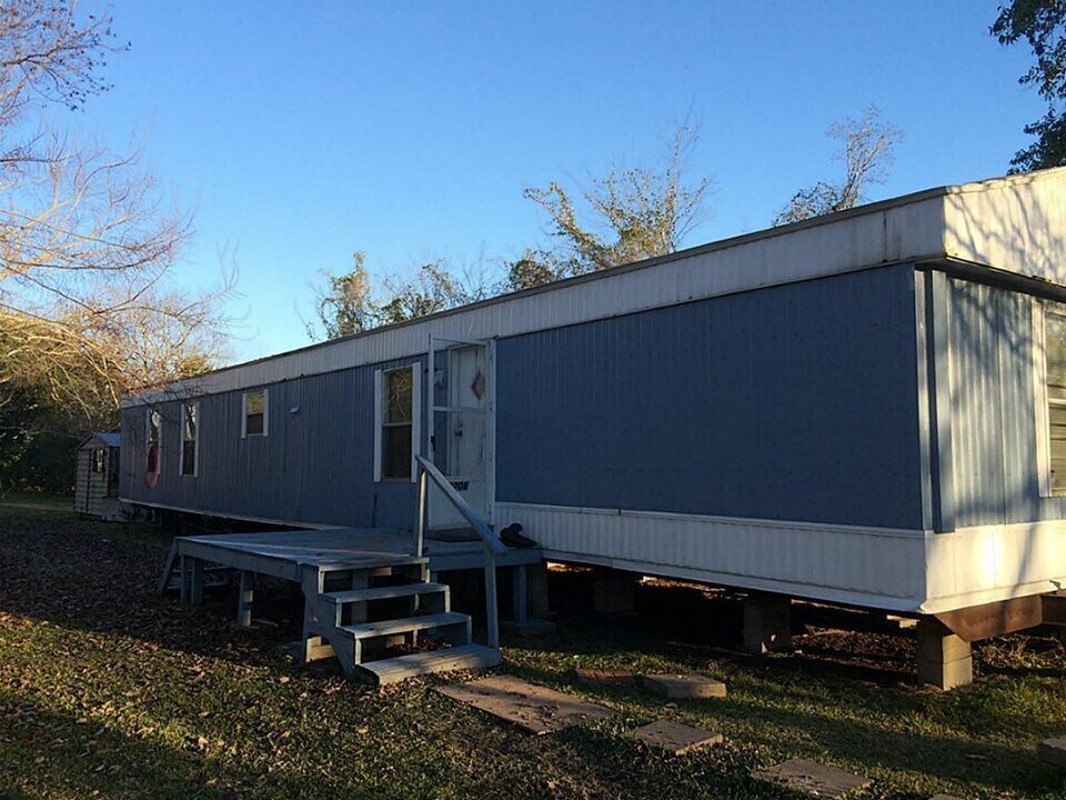 9706 Camelots Ct in Pearland, TX - Building Photo